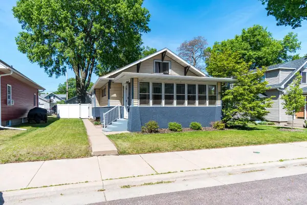 1216 East AVENUE S, La Crosse, WI 54601