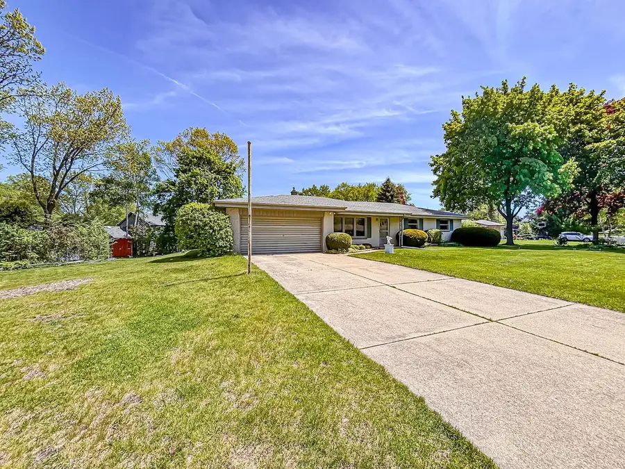 3150 S Ventura DRIVE, New Berlin, WI 53151 - #2