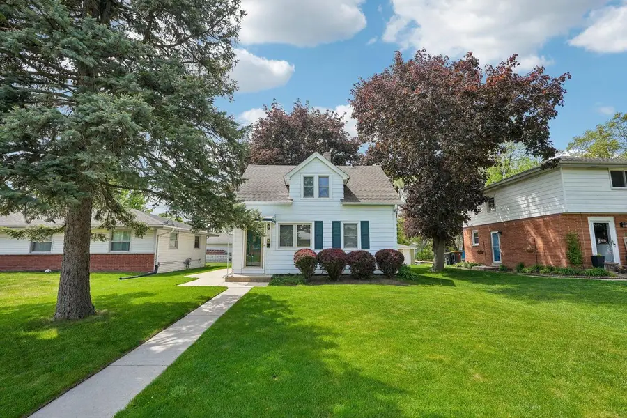 4033 N 93rd STREET, Wauwatosa, WI 53222 - #2