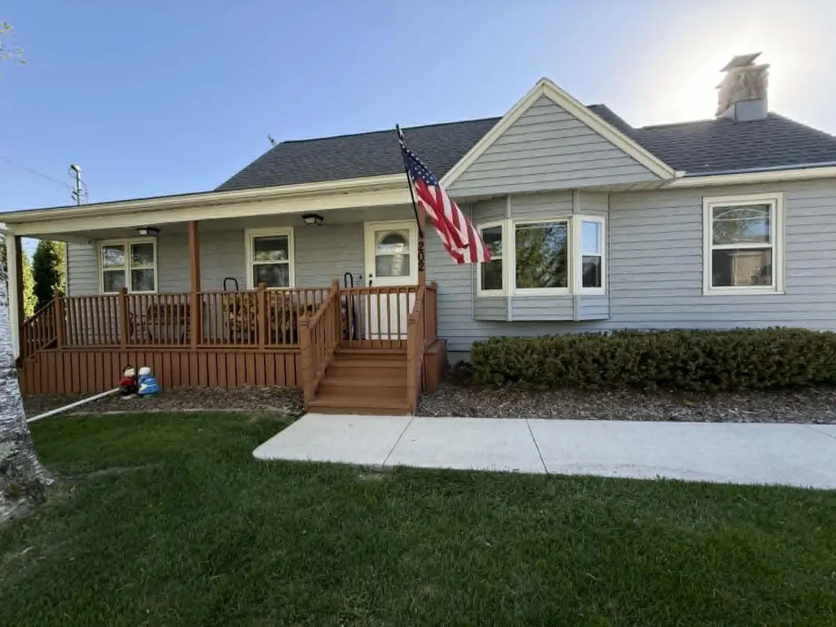 202 Lake STREET, Cascade, WI 53011 - #1