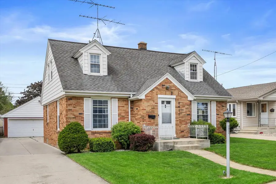 5632 Pershing BOULEVARD, Kenosha, WI 53144 - #2