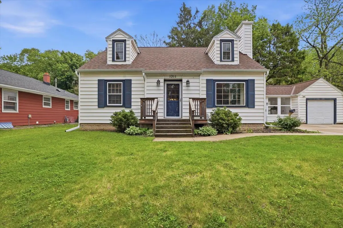 1311 Garfield AVENUE, Waukesha, WI 53186 - #1