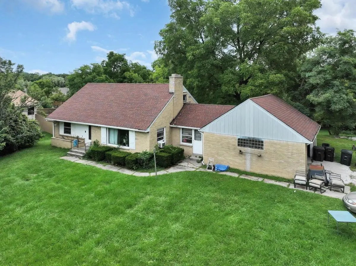 4120 S 124th STREET, Greenfield, WI 53228 - #1