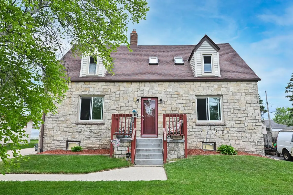 5949 S 31st STREET, Greenfield, WI 53221 - #1