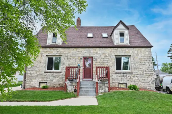 5949 S 31st STREET, Greenfield, WI 53221