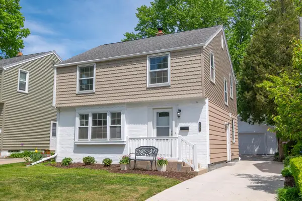 4508 N Woodruff AVENUE, Shorewood, WI 53211