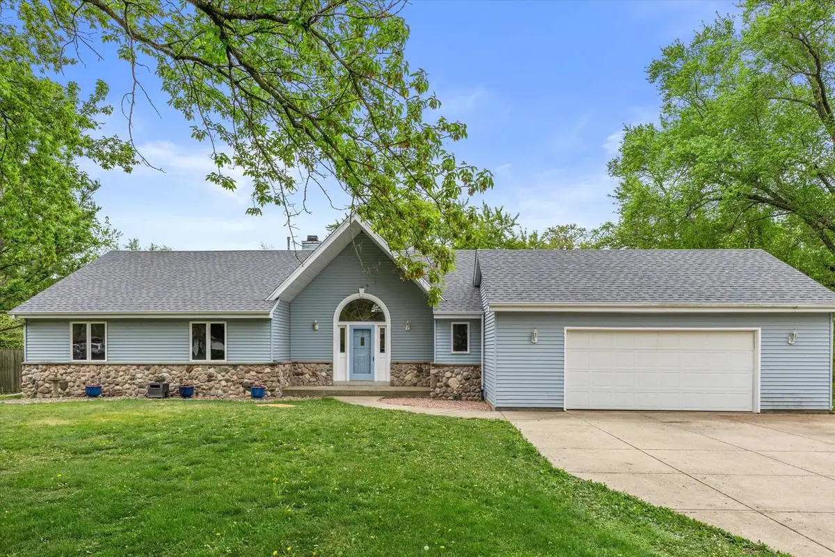 2931 W Franklin TERRACE, Franklin, WI 53132 - #1