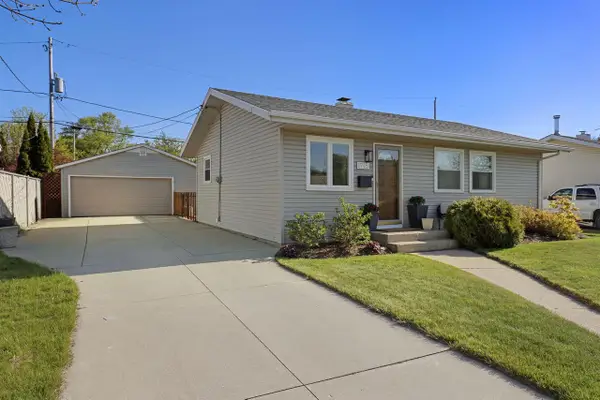 1715 84th PLACE, Kenosha, WI 53143