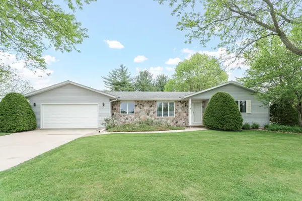 611 Maple Crest LANE, Watertown, WI 53094