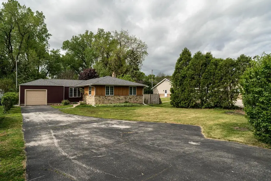 1711 W Mill ROAD, Glendale, WI 53209 - #3