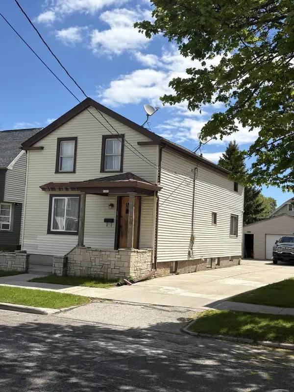 1221 S 12th STREET, Manitowoc, WI 54220