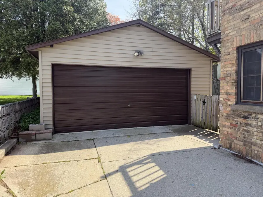 609 Waldo BOULEVARD, Manitowoc, WI 54220 - #3