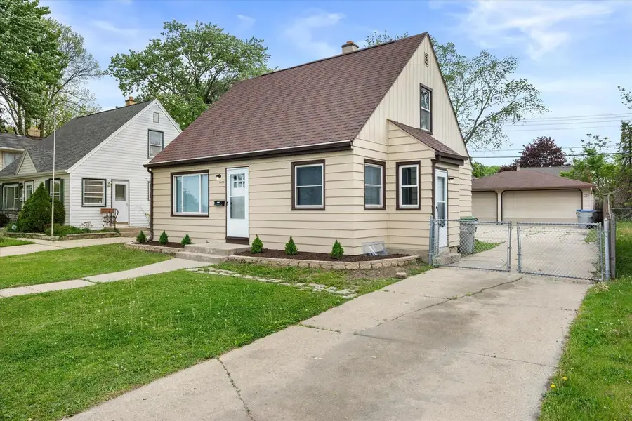 4944 N 91st STREET, Milwaukee, WI 53225 - #3