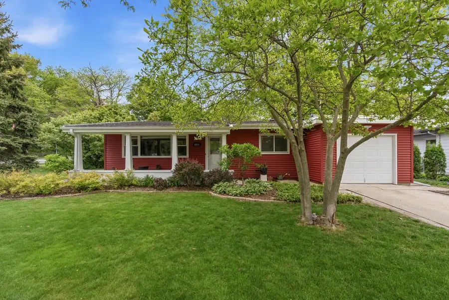 5633 Bentwood LANE, Greendale, WI 53129 - #3