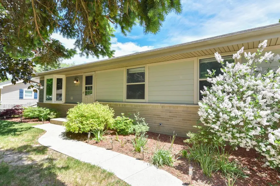 204 Judge DRIVE, Saukville, WI 53080 - #2