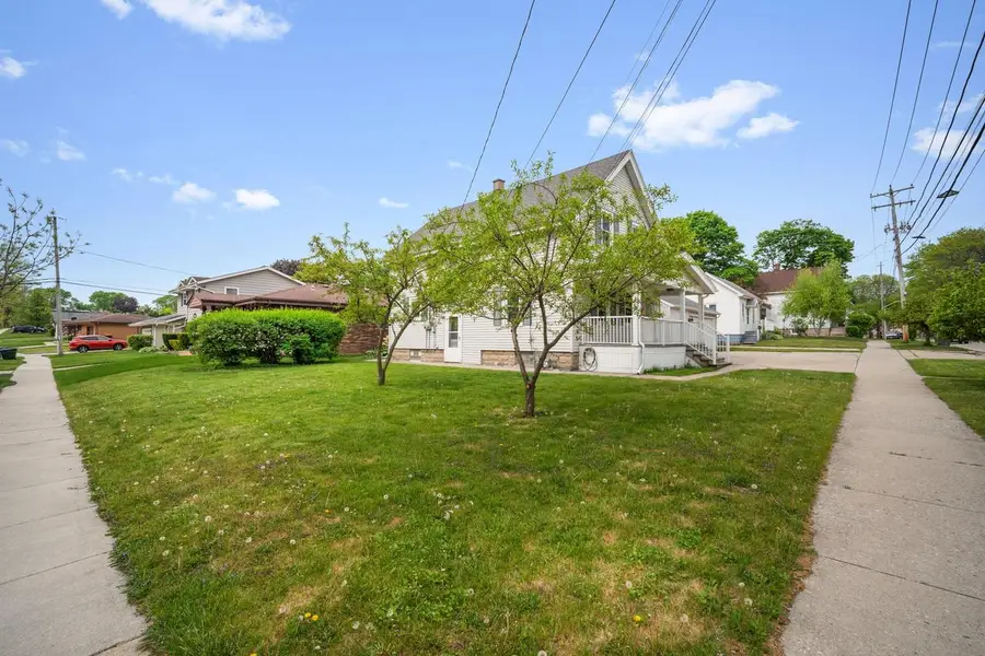 9313 W Hayes AVENUE, West Allis, WI 53227 - #3