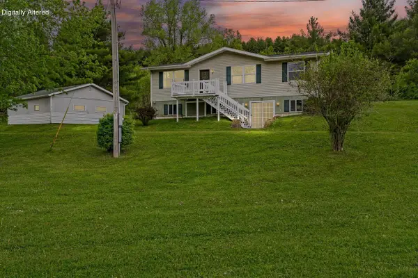 N28504 Bradley ROAD, Blair, WI 54616