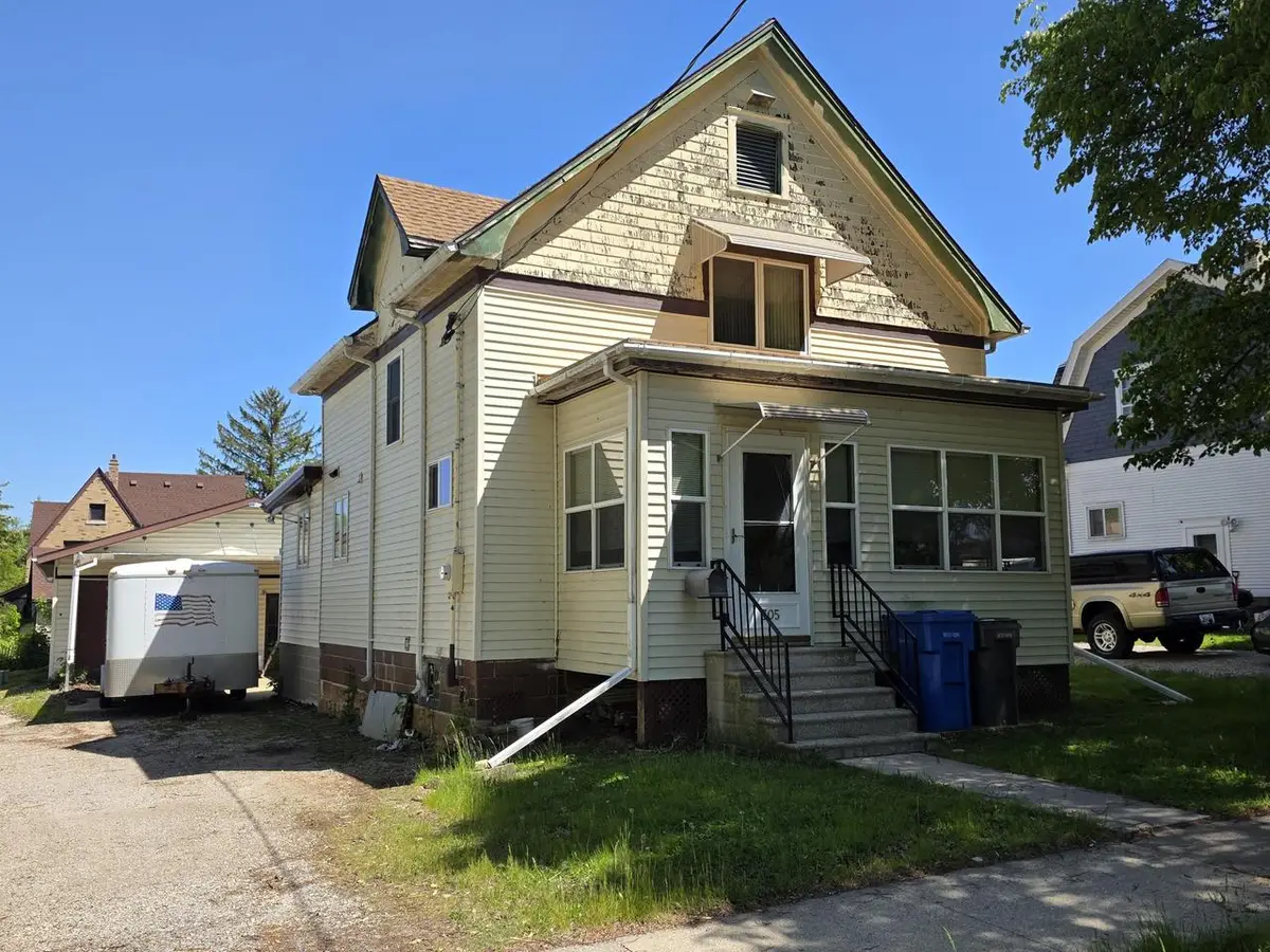 305 N Montgomery STREET, Watertown, WI 53094 - #1