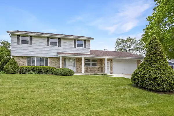 12920 W Crawford DRIVE, New Berlin, WI 53151