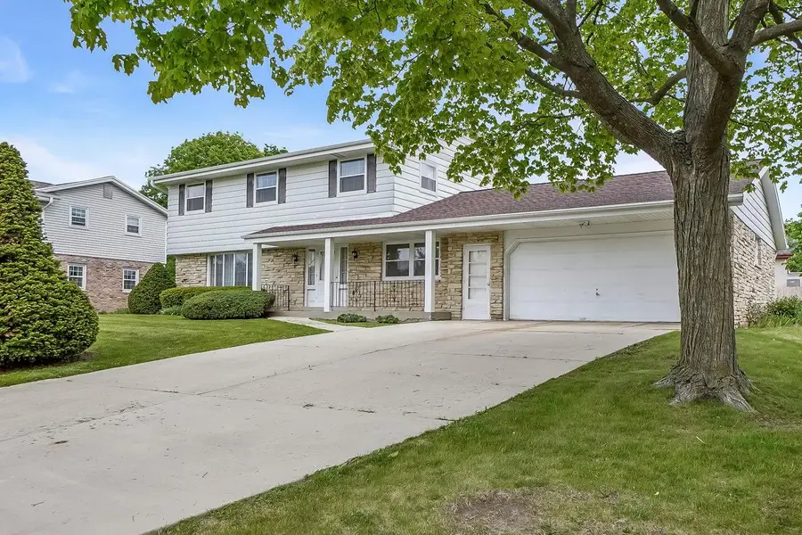 12920 W Crawford DRIVE, New Berlin, WI 53151 - #2