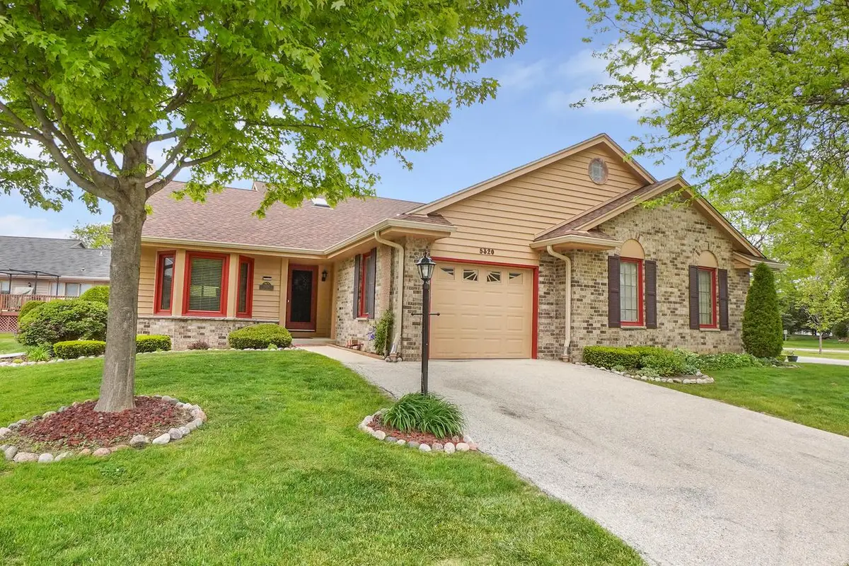 5320 S Cambridge LANE, Greenfield, WI 53221 - #1