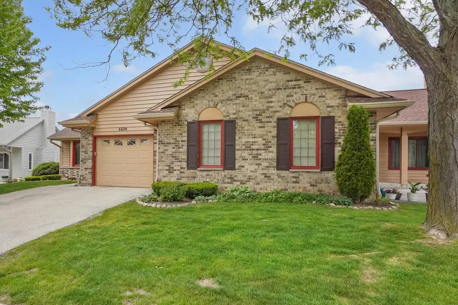 5320 S Cambridge LANE, Greenfield, WI 53221 - #2