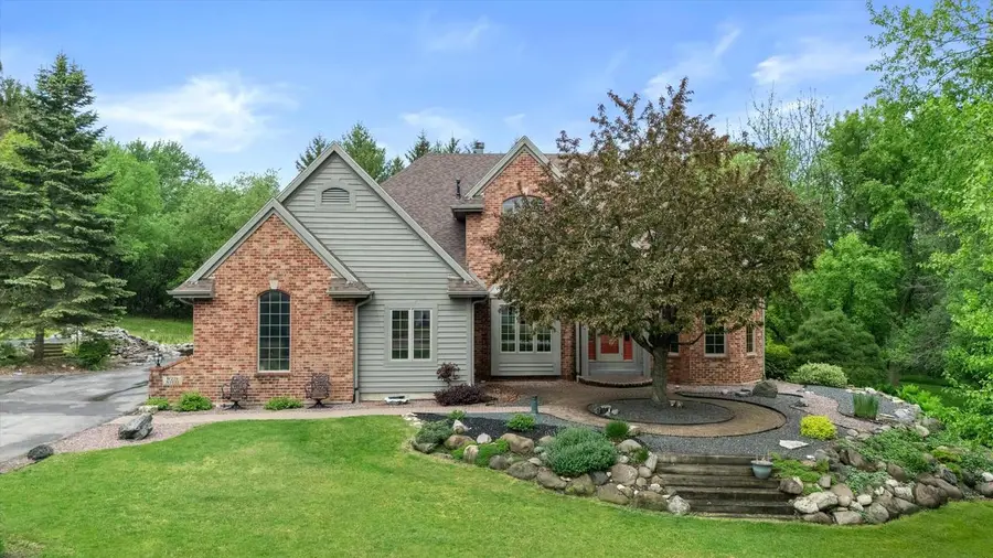 W275N1891 Cabin Creek COURT, Pewaukee, WI 53072 - #2