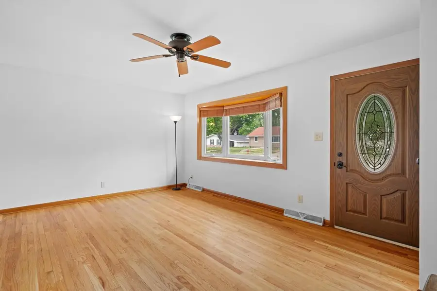 6517 W Lakefield DRIVE, Milwaukee, WI 53219 - #3
