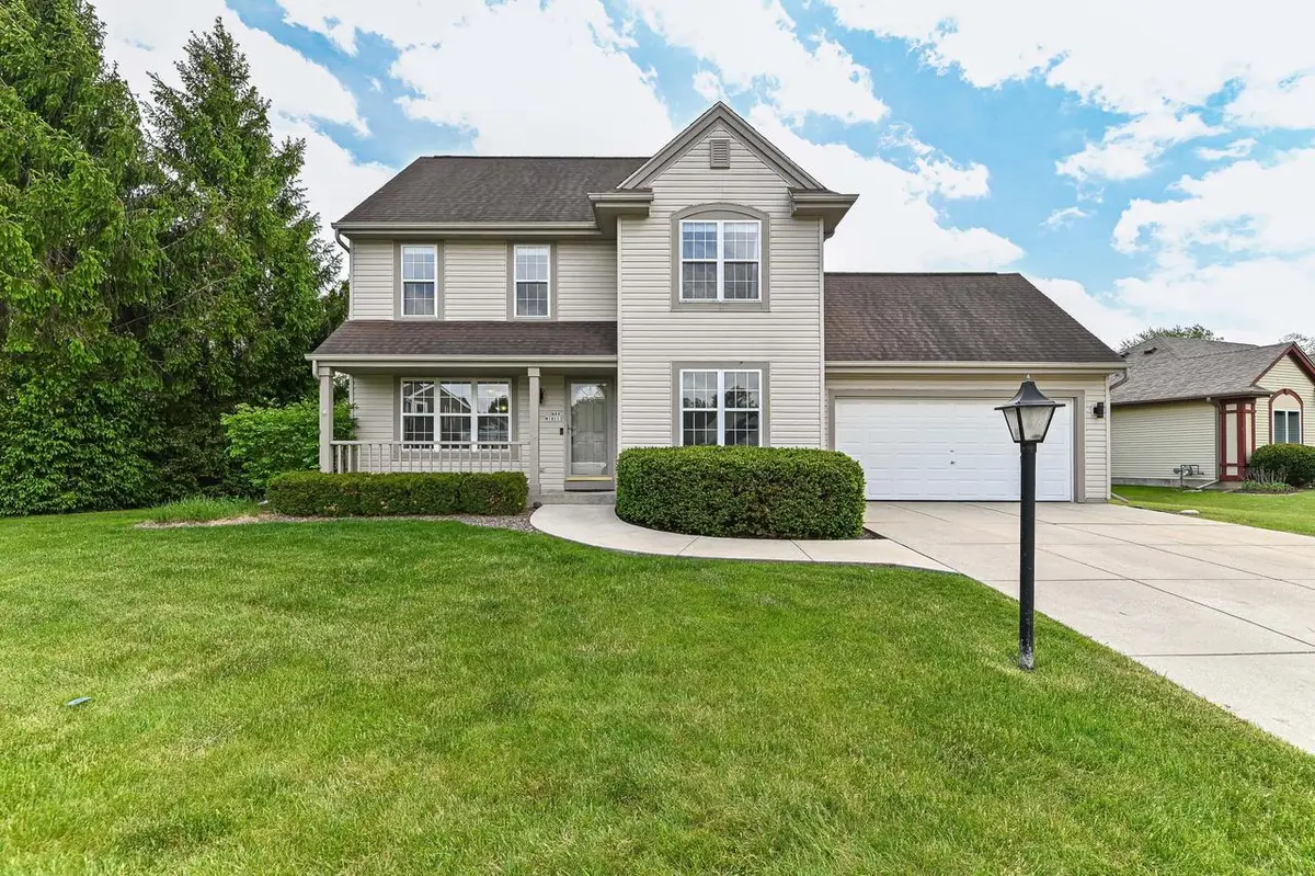 N88W18115 Duke STREET, Menomonee Falls, WI 53051 - #1