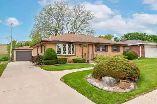 1631 W Bottsford AVENUE, Milwaukee, WI 53221