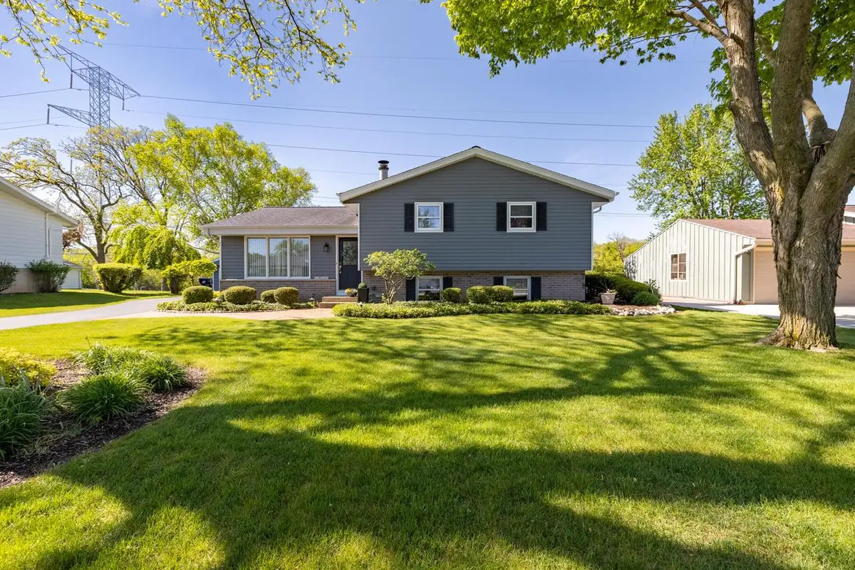 N67W23865 Linda DRIVE, Sussex, WI 53089 - #1