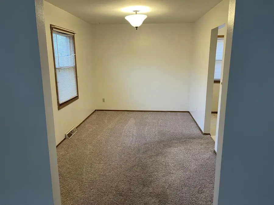 9105 W Howard AVENUE, Greenfield, WI 53228 - #3