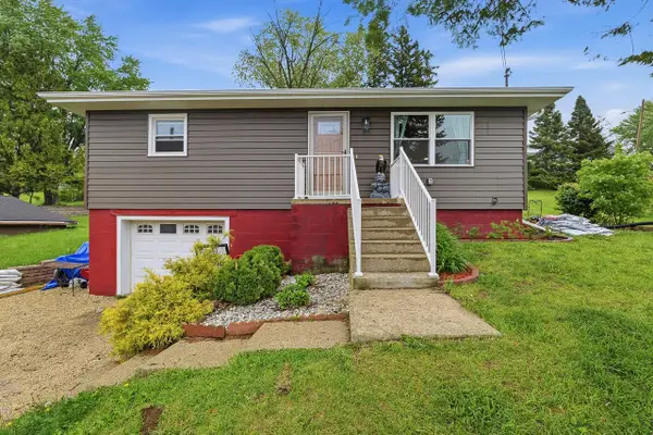 118 Highland AVENUE, Iron Ridge, WI 53035