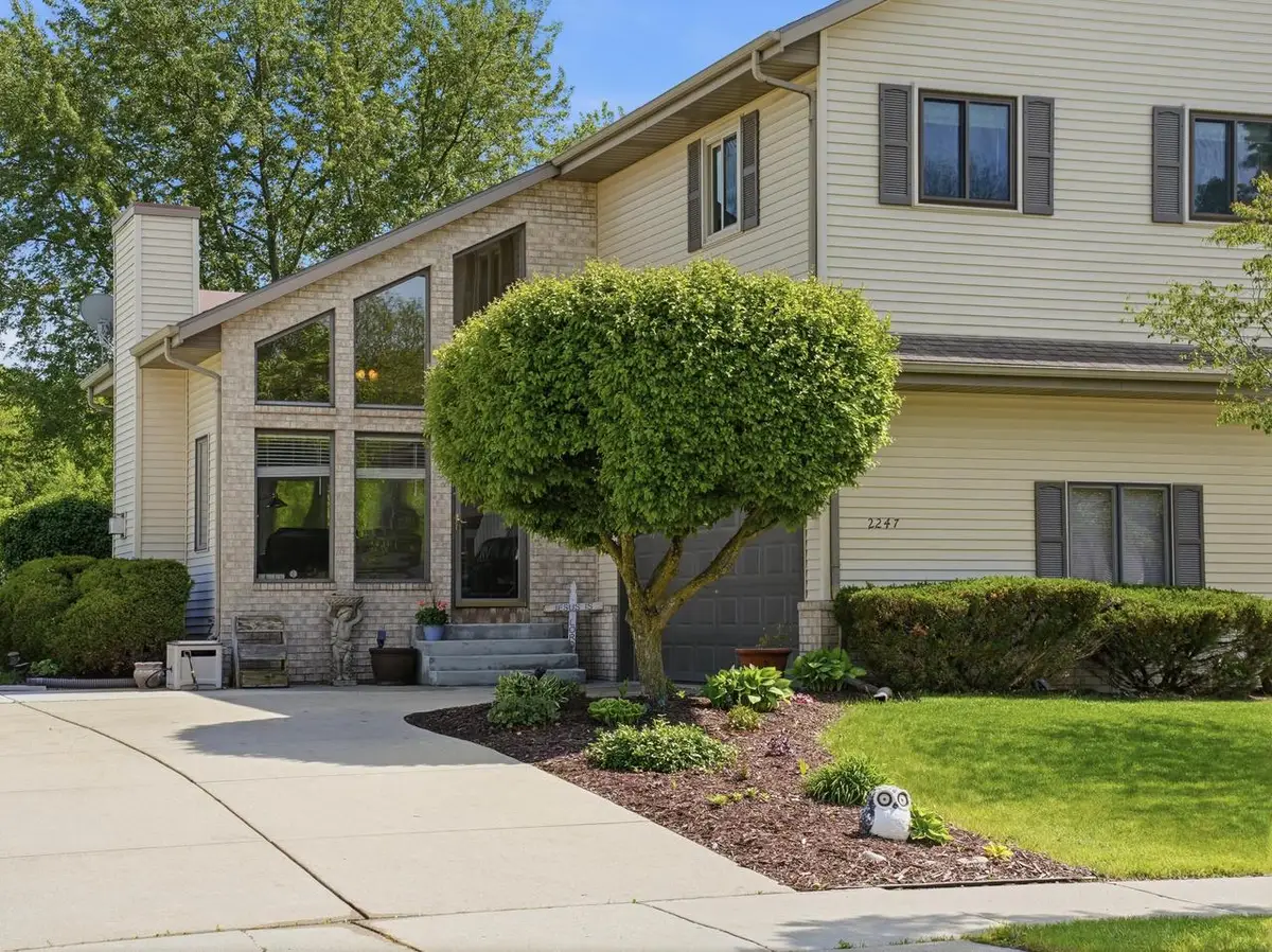 2247 Patrick LANE, Waukesha, WI 53188 - #1