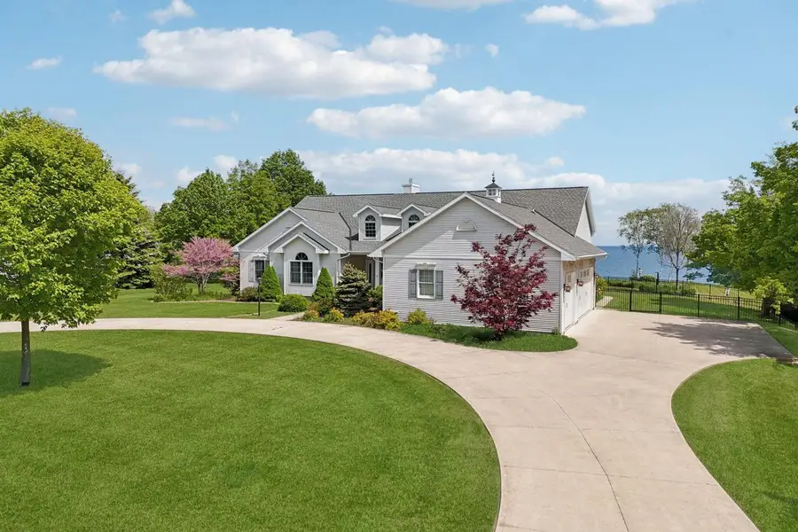 4635 S 10th STREET, Manitowoc, WI 54220 - #2