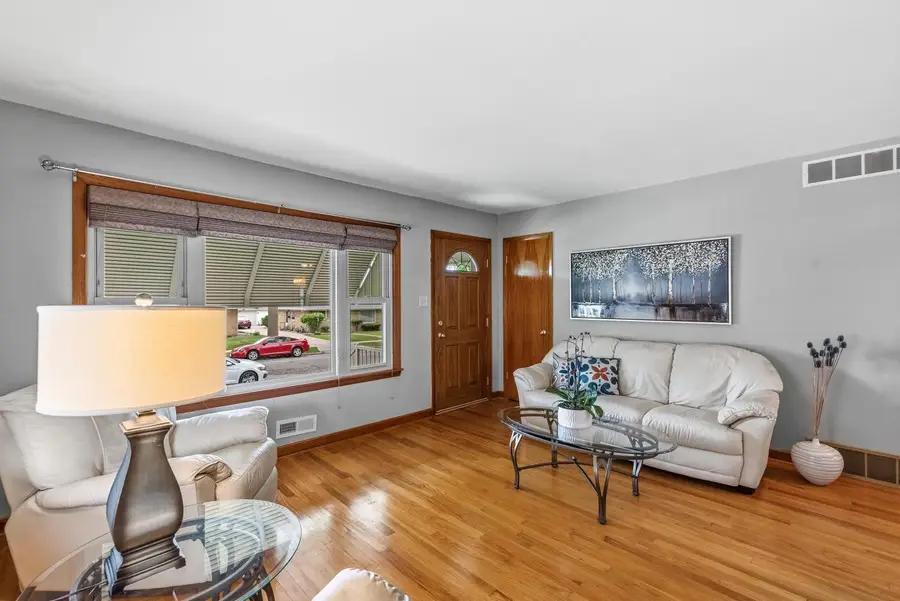 162 W Allerton AVENUE W, Milwaukee, WI 53207 - #3
