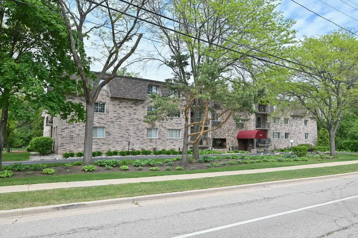 1730 W Green Tree ROAD #104, Glendale, WI 53209 - #1