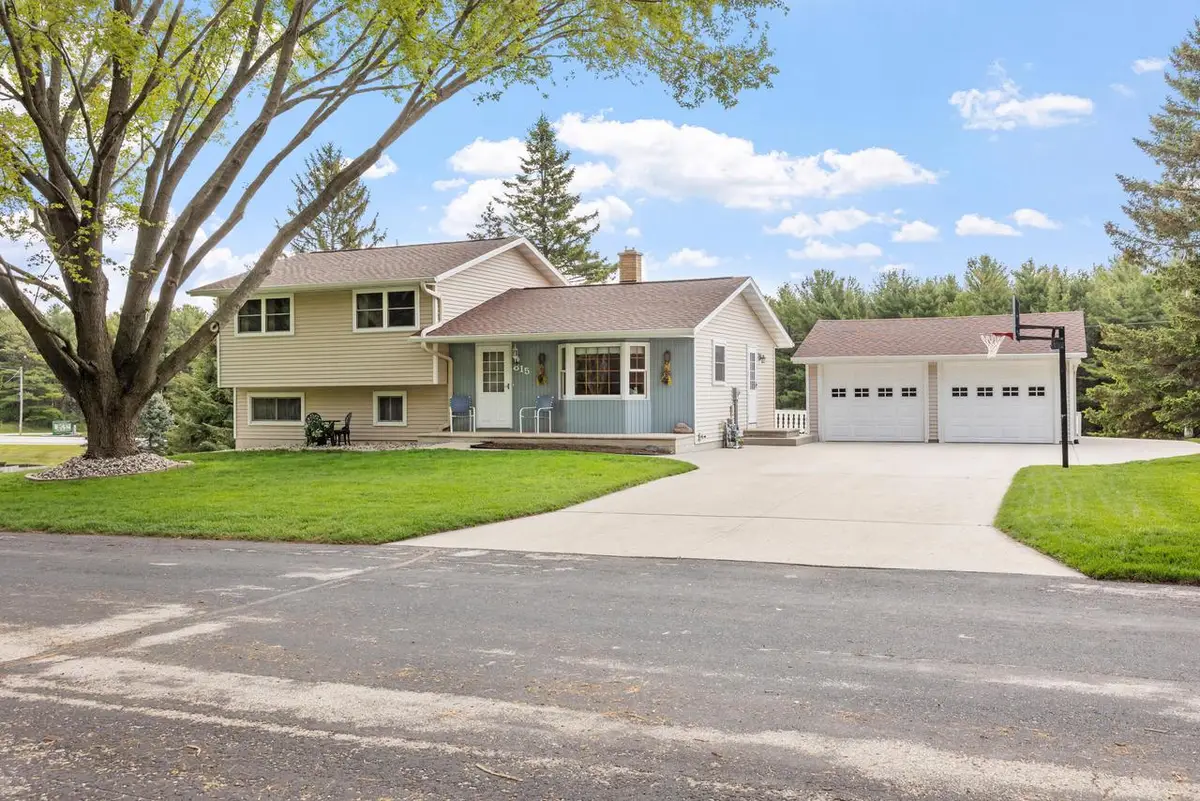 815 Jackson DRIVE, Cleveland, WI 53015 - #1