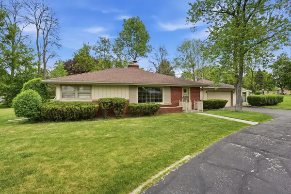 14250 Ivy LANE, Brookfield, WI 53005