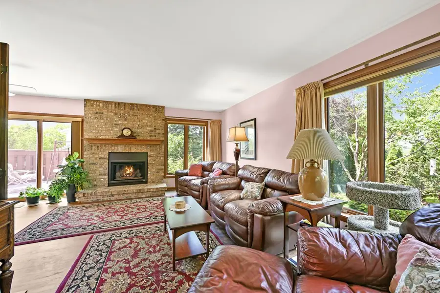 971 S Imperial DRIVE, Hartland, WI 53029 - #2