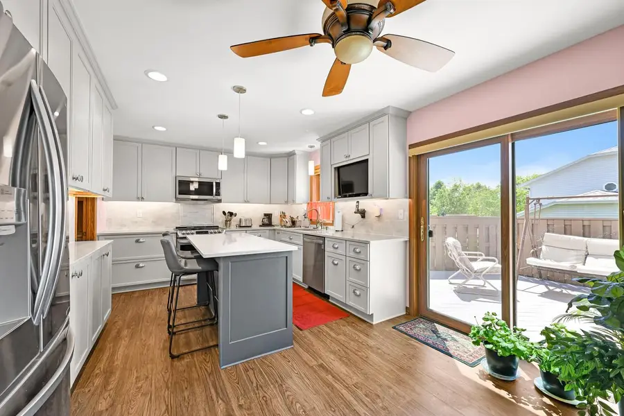 971 S Imperial DRIVE, Hartland, WI 53029 - #3