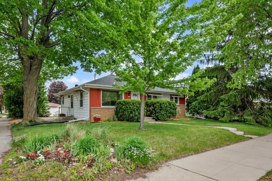 7210 W Morgan AVENUE, Milwaukee, WI 53220 - #3