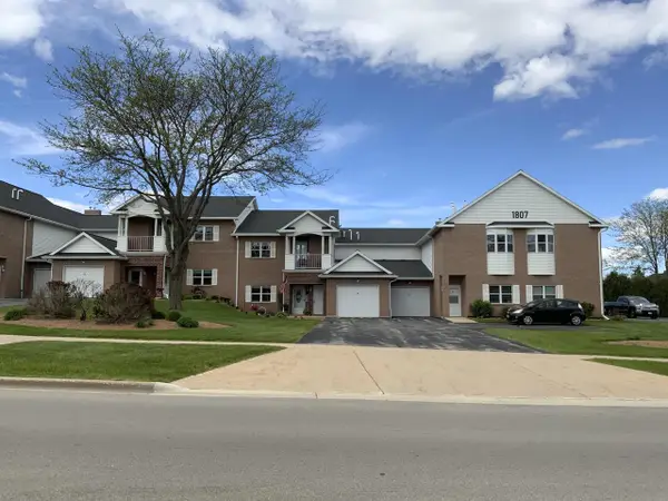 1807 Ridgeway DRIVE #38, De Pere, WI 54115