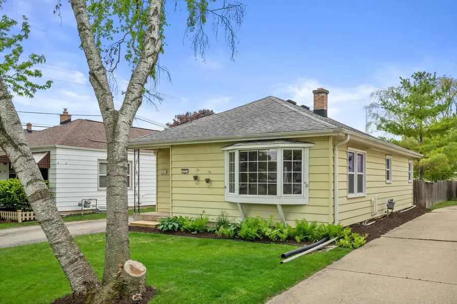12723 W Colfax PLACE, Butler, WI 53007 - #2