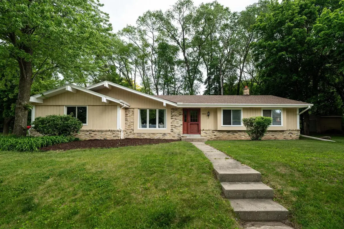 1825 Wolf ROAD, Waukesha, WI 53186 - #1
