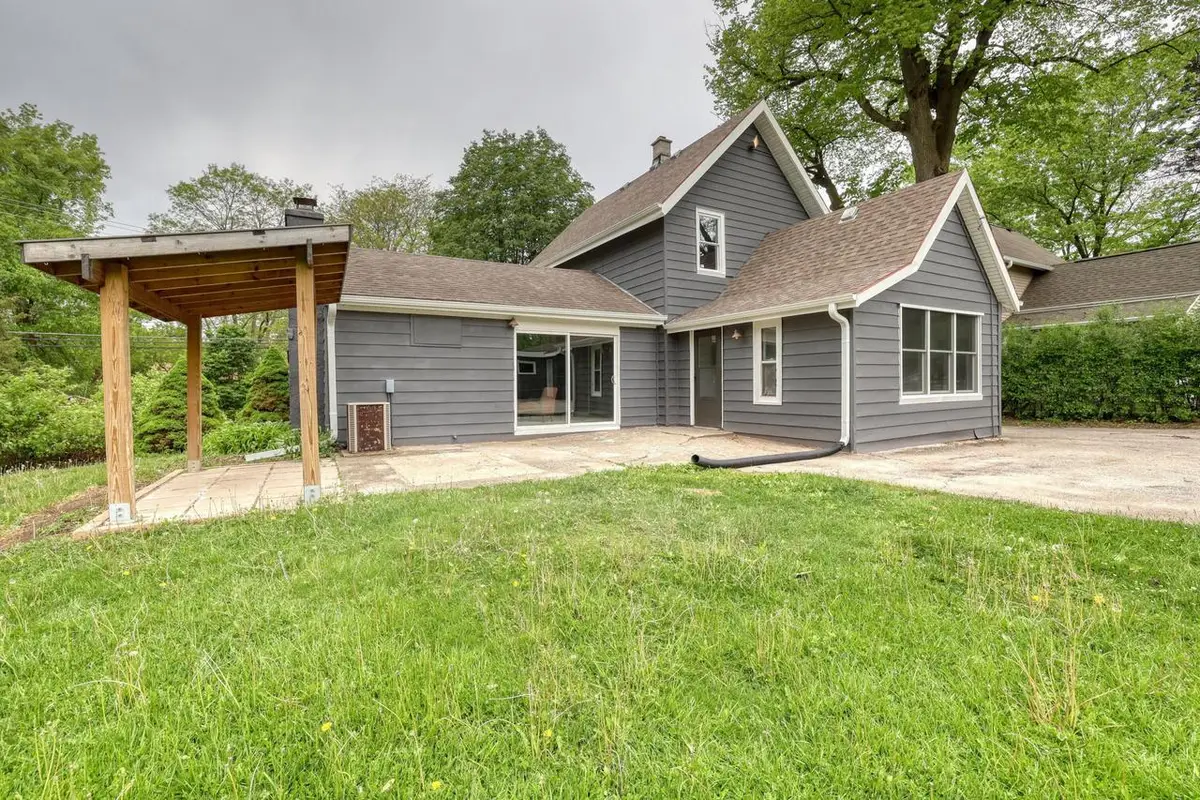 507 Barstow STREET, Waukesha, WI 53188 - #1