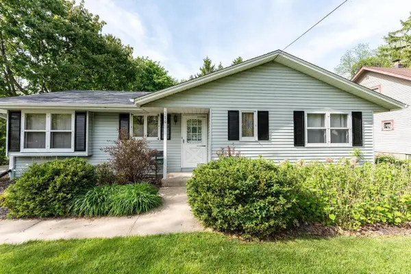 714 E Capitol DRIVE, Hartland, WI 53029