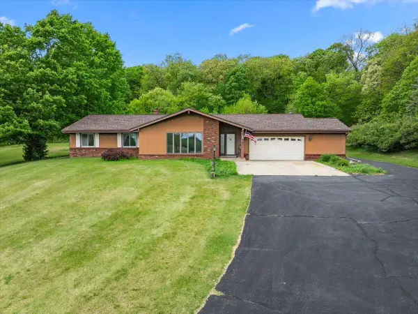 3455 Birnamwood DRIVE, Slinger, WI 53086