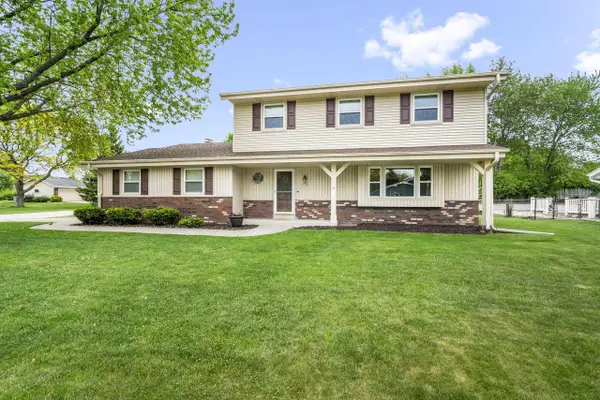 15025 W Vera Cruz DRIVE, New Berlin, WI 53151