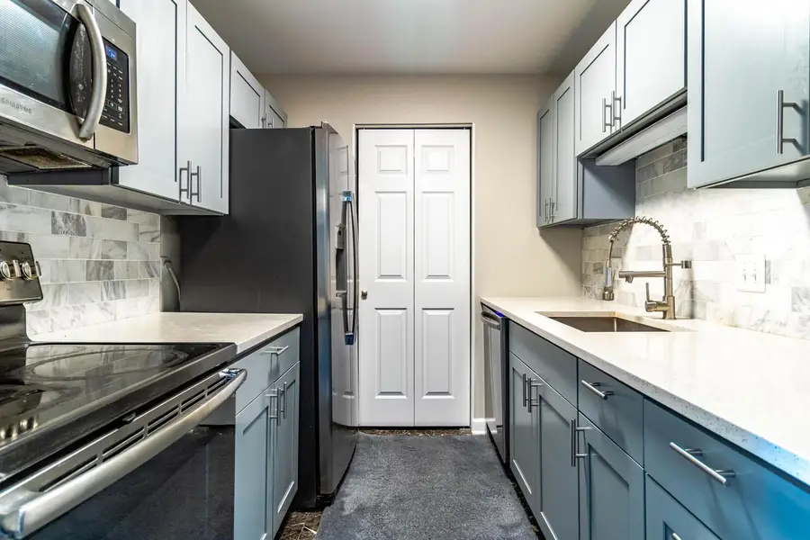 10345 W Whitnall Edge DRIVE #101, Franklin, WI 53132 - #3